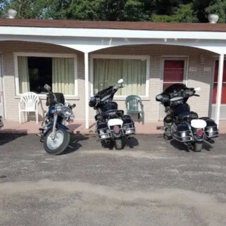 Skyways Motel Muskoka Gravenhurst on 11
