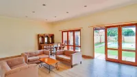 Stylish 2 bed apartment in Carlswald, Midrand - 2-Star