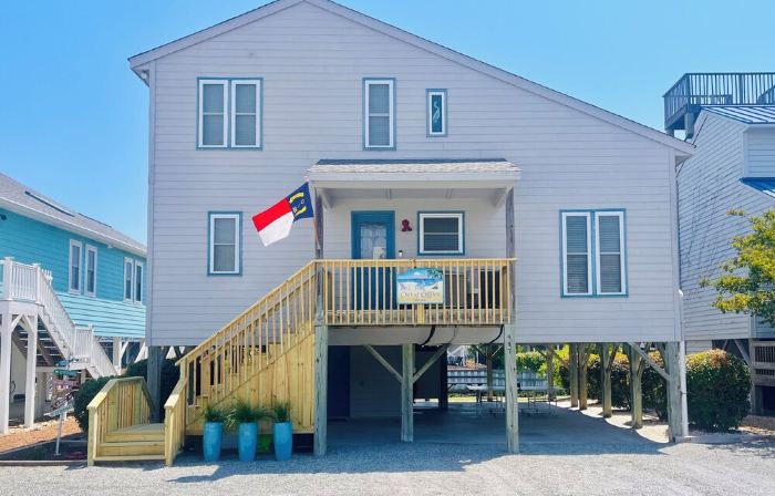 Canal Front + Walk to Beach -Quiet Late Summer Weeks Available