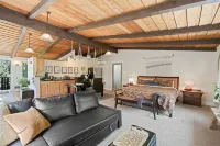 Cozy Up at a Nature Inspired Boutique Studio in the Trees - River Nearby - balcony