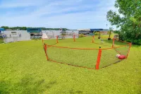 Waterfront Fox Lake Vacation Rental w/ Fire Pit! - Alloggi