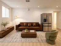 Luxe Ensuite near USC-Shared Home - Hostels