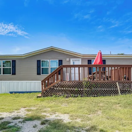 9 Mi to Stockyards! Family Home in Fort Worth