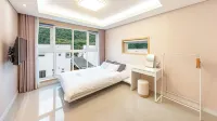 Mungyeong the Most Pool Villa - Bjergudsigt