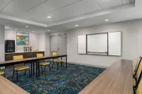 Hampton Inn Baltimore/Bayview Campus - 2-Sterne