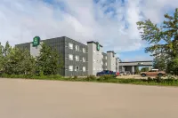 Quality Inn & Suites - parkir