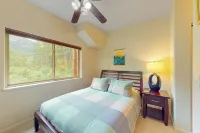 Second-floor Secure Condo Near Girdwood Village - Wifi