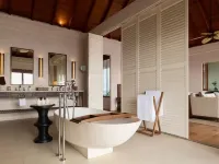 Dusit Thani Maldives - Mudhdhoo Island, Baa Atoll - Hot Springs