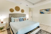 Steps to Beach: Oceanside Townhome w/ Heated Pool - spa