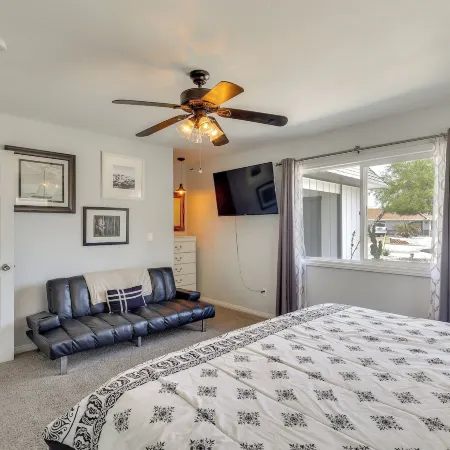 2 Mi to Lake Havasu State Park: Home w/ Pool!