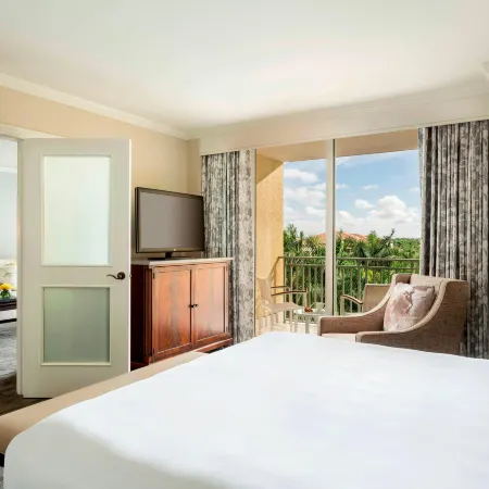 The Ritz-Carlton Naples, Tiburón
