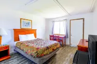 Country Hearth Inn & Suites by OYO Sturgis - Motels