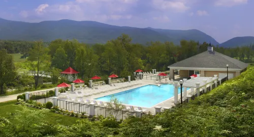 Omni Bretton Arms Inn at Mount Washington Resort - parking