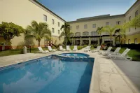 Fiesta Inn Colima - piscine