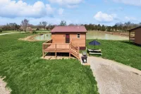 Pet Friendly! Couples Retreat in Southern Illinois - 2-Star