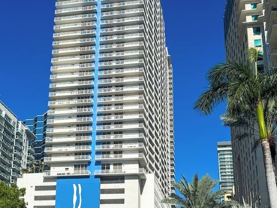 Miami Brickell 1Br • King Bed • Balcony • Bay Views • Free Parking