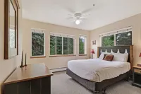 Creekside Frisco Retreat 4 Private Suites, Pool & Hot Tubs 4 Bedroom Condo - Pools