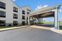 Spark by Hilton Paducah - Pool