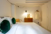 Hidden gem in the heart of Paris - 1 bedroom-A/C-Steps from Montorgueil market-Saint Sauveur III - Condos