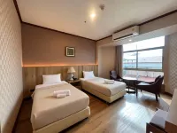Lert Thani Hotel Suphanburi Province - موقف سيارات