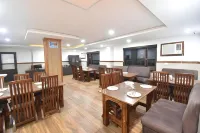 Hotel Vaishno Devi Heights - ที่มีที่จอดรถ