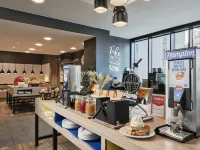 Hampton by Hilton Warsaw City Centre - parking