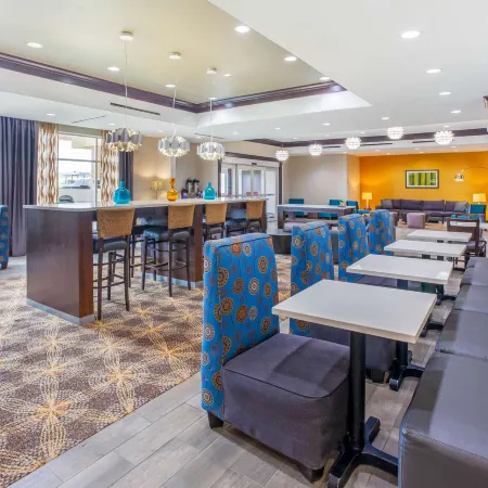 La Quinta Inn & Suites by Wyndham Gonzales TX