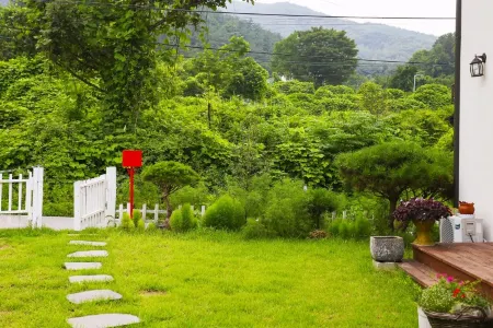 Yangpyeong Healing Day Pension Отели рядом со станцией Yongmun Station