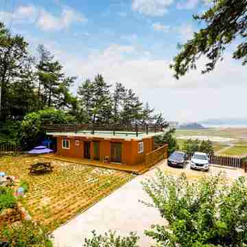 Yeosu Banditbul Hwangto Pension Hotel Exterior