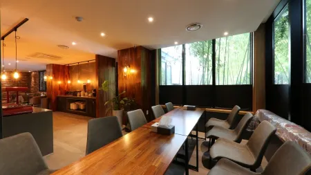 Cheongju Maryjane Hotel Отели рядом с достопримечательностью «Университет Чхонджу»