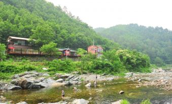 Yangyang Beopsusanjang Pension