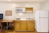 WoodSpring Suites Lake Charles - Pet friendly