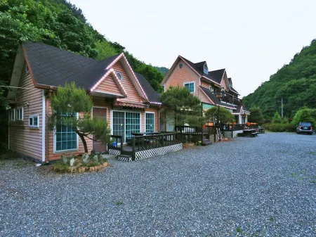 Hoengseong Jamjari Pension Отели в г. Хвенсон