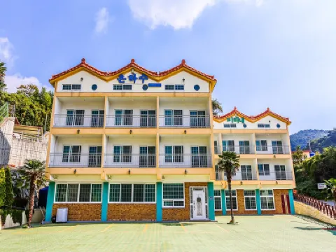 Geoje Island Milky Way Pension โรงแรมใกล้หน้าผาซินซอนแด