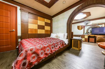 Pine Motel Hotels in 