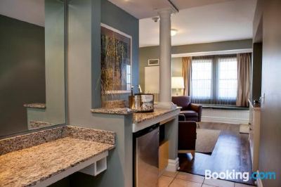 Deluxe King Suite with Sofa Bed Watkins Glen Harbor Hotel Photo