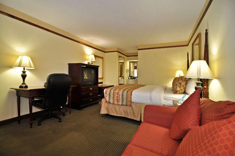 Best Western Colonial Inn