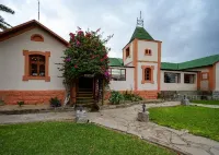 Canyon Lodge Hotels in 