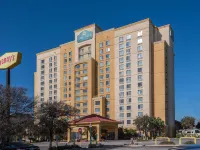 La Quinta Inn & Suites by Wyndham San Antonio Riverwalk Hotels near San Antonio River Walk