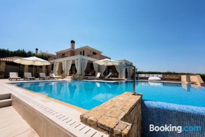 Outdoor Swimming Pool #Luxlikehome - Villa Sanni La Stella Photo