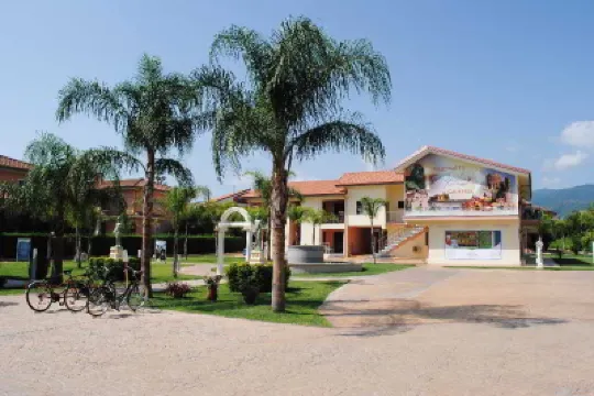 Club Esse Aquilia Beach Village Resort のホテル