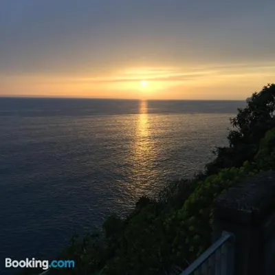 Sollevante Guest House - parking