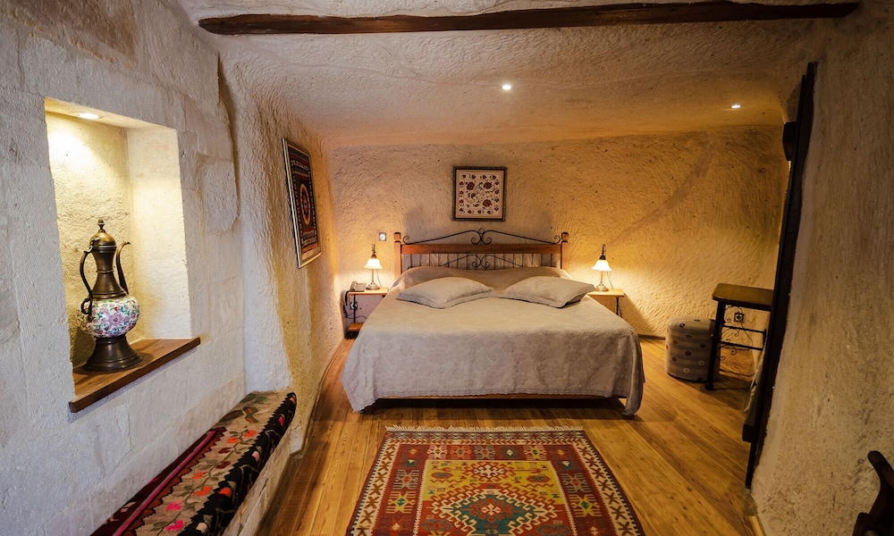 Sultan Cave Suites