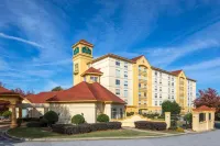 La Quinta Inn & Suites by Wyndham Atlanta Ballpark/Galleria Hotels in Smyrna