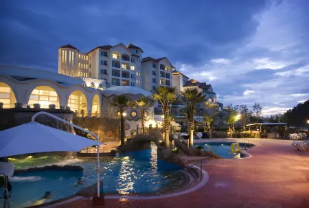 Sol Beach Yangyang Отели рядом с достопримечательностью «Yangyang Surfyy Beach»