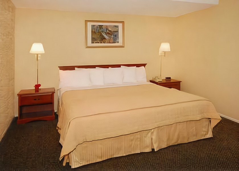 Quality Inn and Suites Goodyear