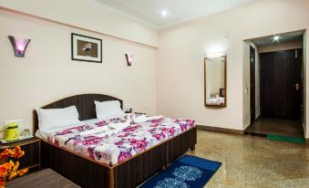 Geetanjali Hotel & Motel