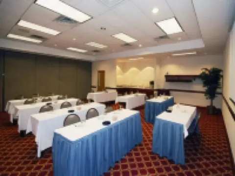 Quality Inn & Suites Bellville - Mansfield Hotels in Bellville