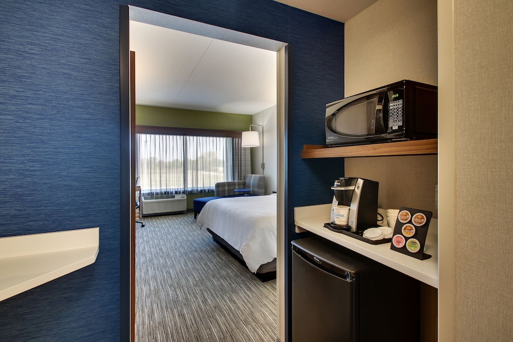 Holiday Inn Express & Suites Findlay North, an Ihg Hotel