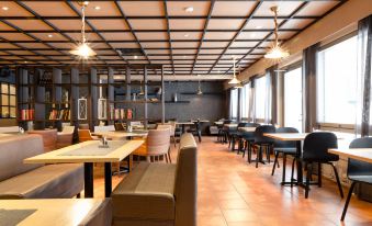 Samantta Hotel & Restaurant